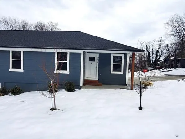 1205 SW Locust St, Oak Grove, MO 64075