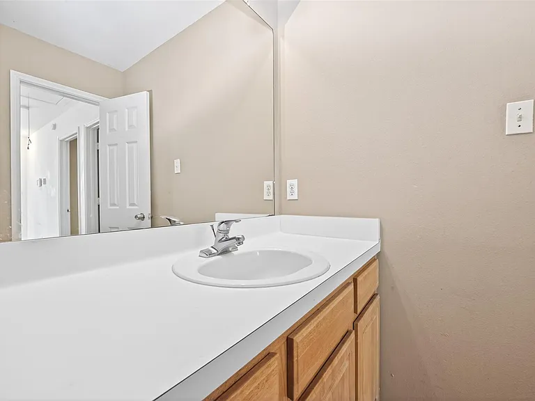 15515 Waldron Cir #B — Photo 34