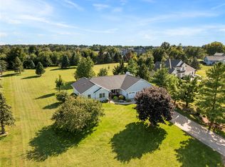 5843 Wells Ln, Cedar Rapids, IA 52411