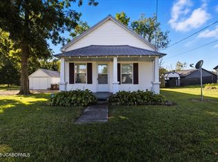 612 E 15th St, Eldon, MO 65026