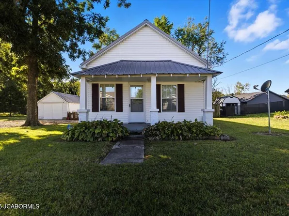 612 E 15th St, Eldon, MO 65026