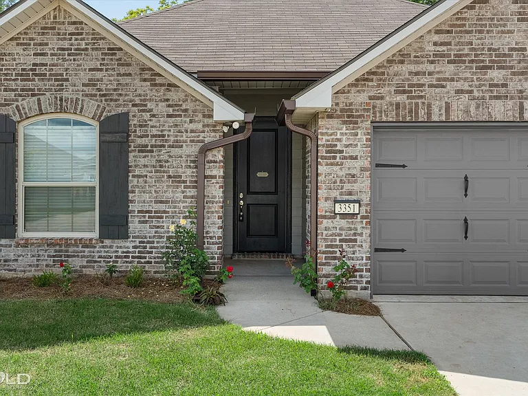 3351 Grand Lake Dr — Photo 3