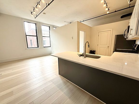 2nd image of 105 William St #207