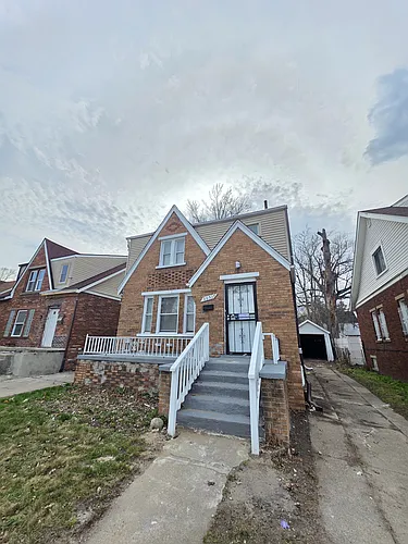 16537 Ward Ave Photo 1