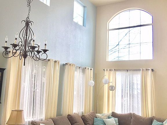 Versatile front living room 