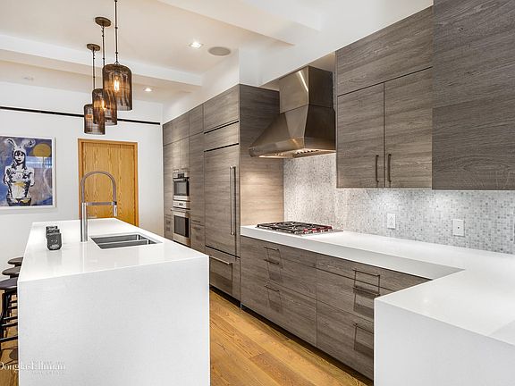 3rd image of 114 W 29th St #3