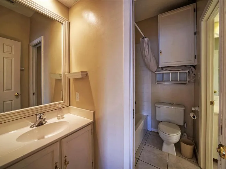 711 W 21st St #205 — Photo 21