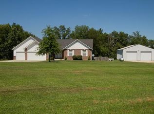 552 Walker Rd, Troy, MO 63379