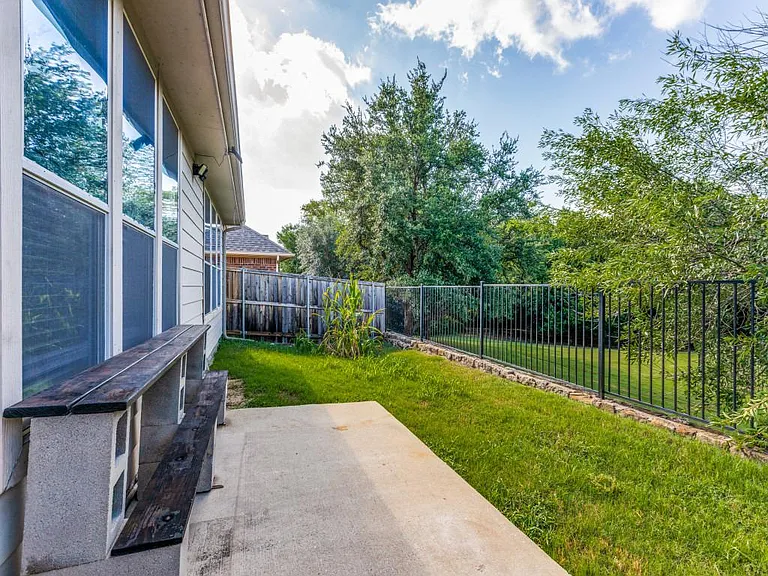 2728 Tangerine Ln — Photo 24