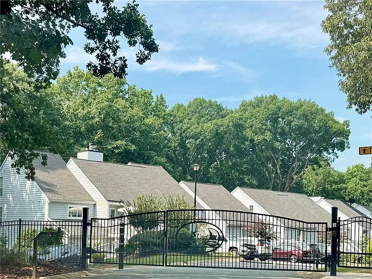 3502 Tradewinds Dr — Photo 32