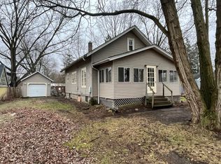 3813 Pleasant Grove Rd, Lansing, MI 48910