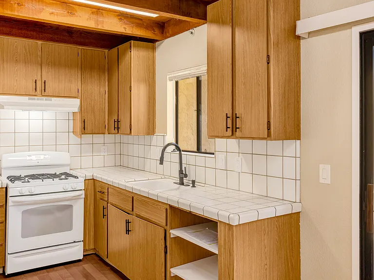 The Gables Apartments — Photo 34