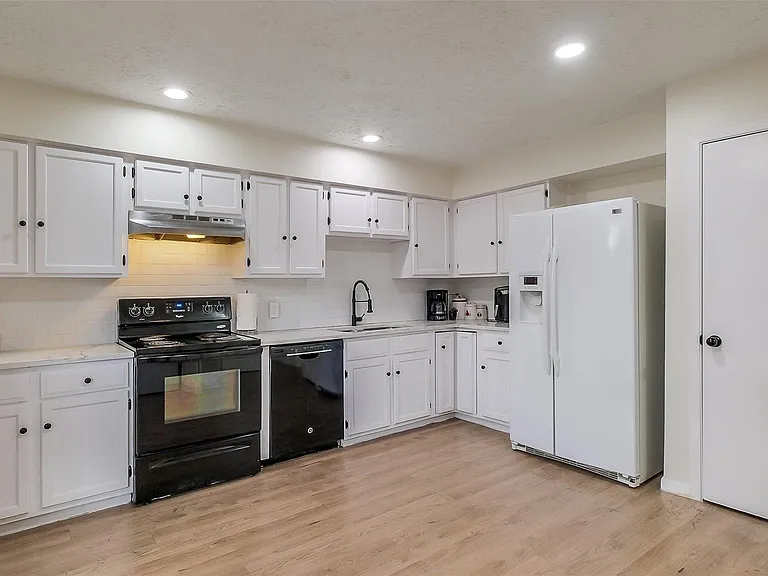 19414 Lazy Valley Dr — Photo 9