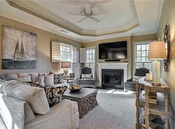 4th image of 722 Grant Park Ct
