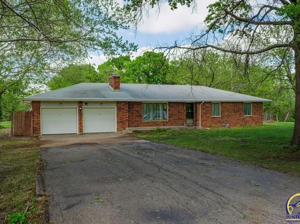 5020 SE 7th St, Tecumseh, KS 66542