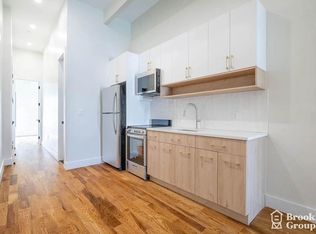42 Driggs Ave #4L, Brooklyn, NY 11222
