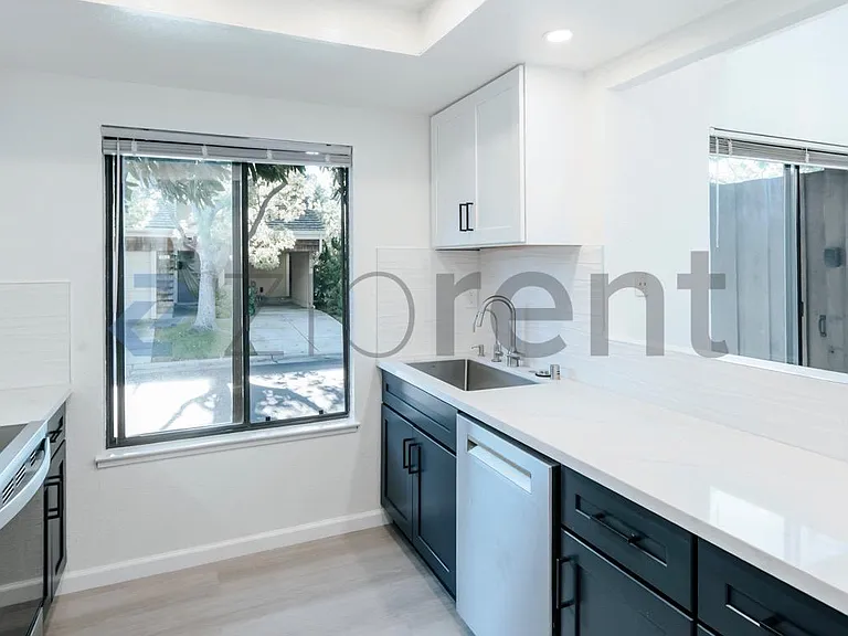4762 Rio Rita Way — Photo 9