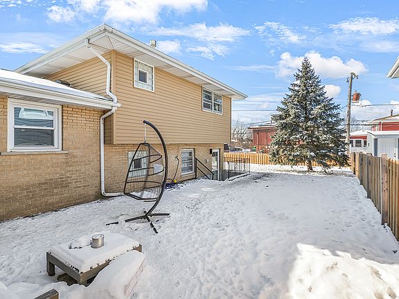 4th image of 17374 Overhill Ave