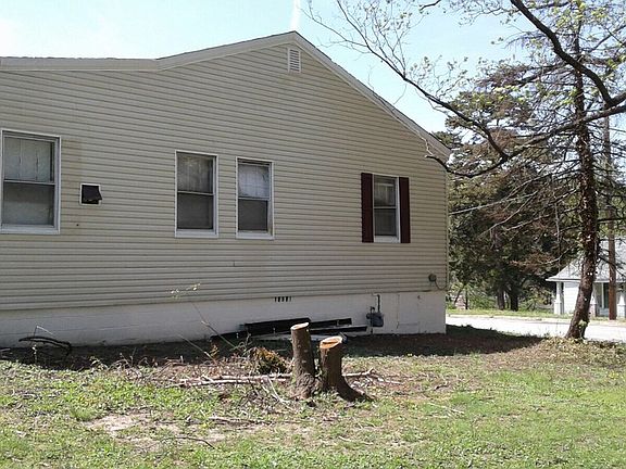 3rd image of 216 Kinzer Ave