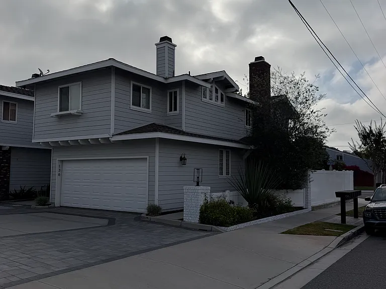 136 23rd St — Photo 21