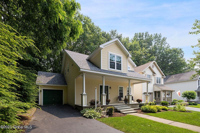 2nd image of 53 Thoroughbred Drive