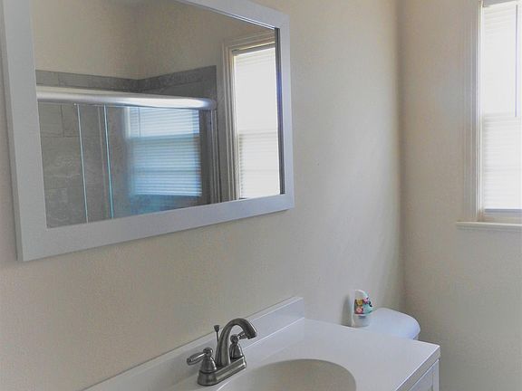 Full Bathroom with bathtub