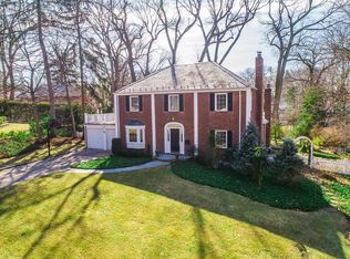 64 Blenheim Dr, Manhasset, NY 11030