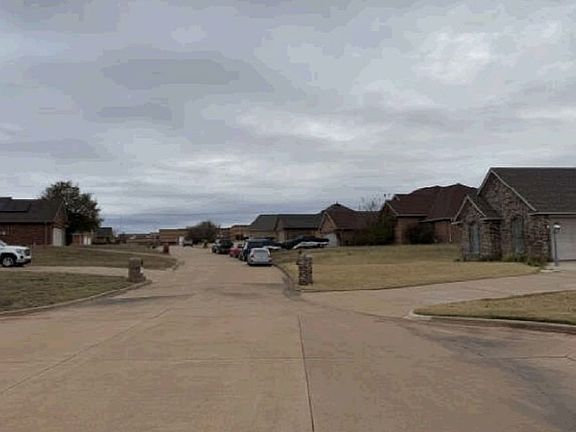 Exterior Neighborhood (street photo)