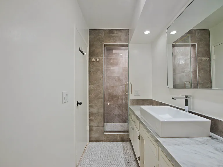 3407 Ocean Front Walk #B — Photo 16