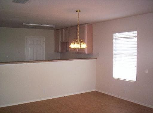 4th image of 2627 Middleground