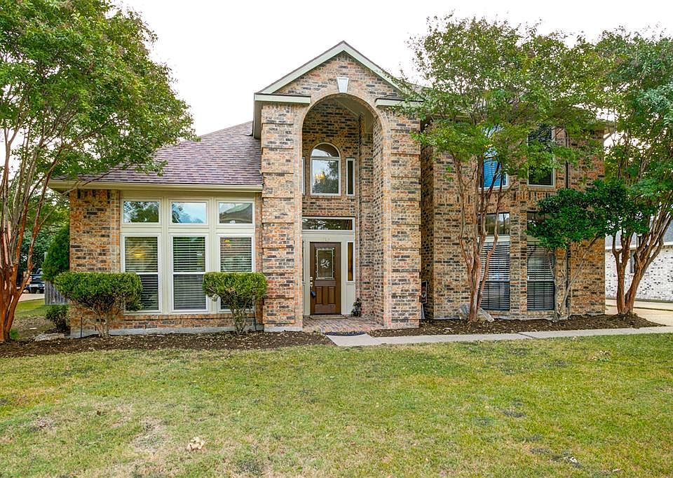 1st image of 210 Richmond Ct