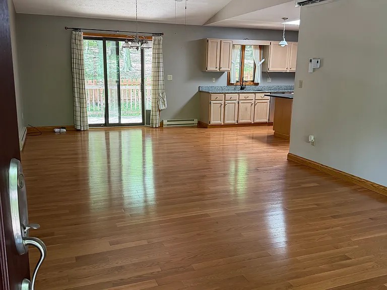 467 Hastings Rd — Photo 2