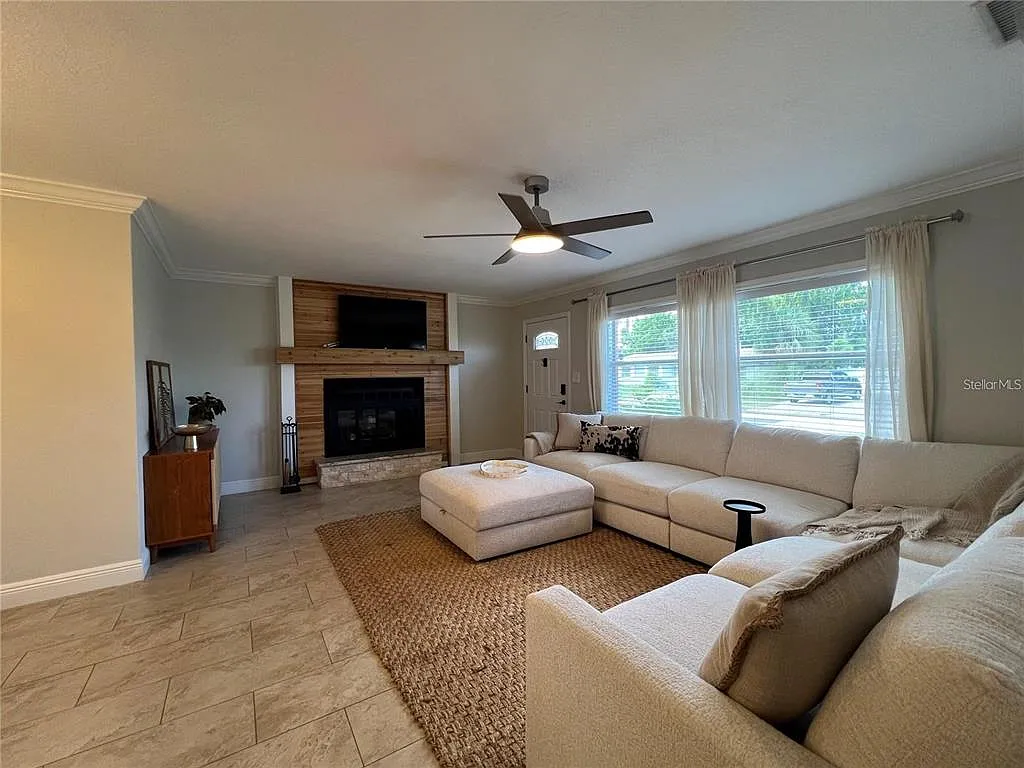 2 bed, 1.0 bath, 920 sqft, $2,900 — Photo 4
