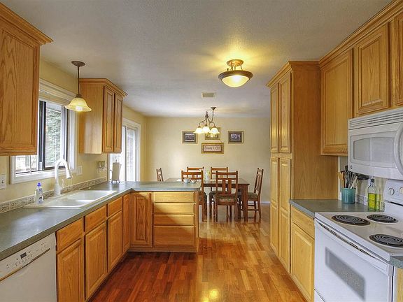 5th image of 2226 E 45th Ave