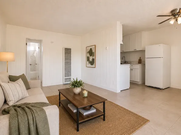 7055 Alabama Ave, Canoga Park, CA