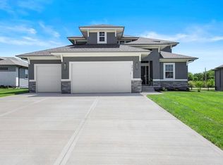 2613 SW Hook Farm Ln, Lees Summit, MO 64082