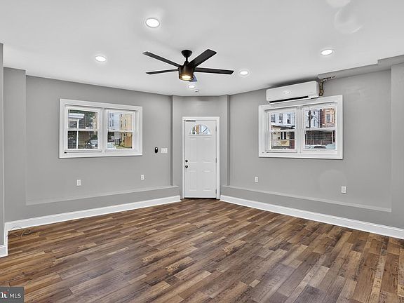 5th image of 182 Dupont St