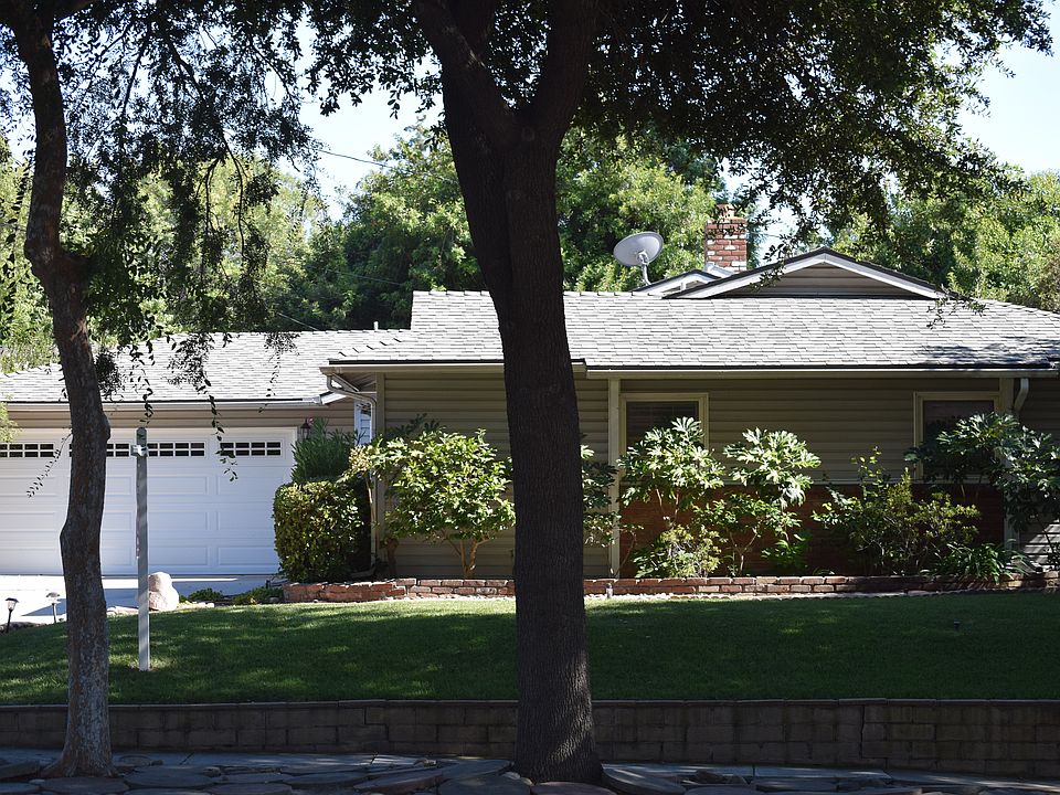 1st image of 1492 Loma Sola Ct