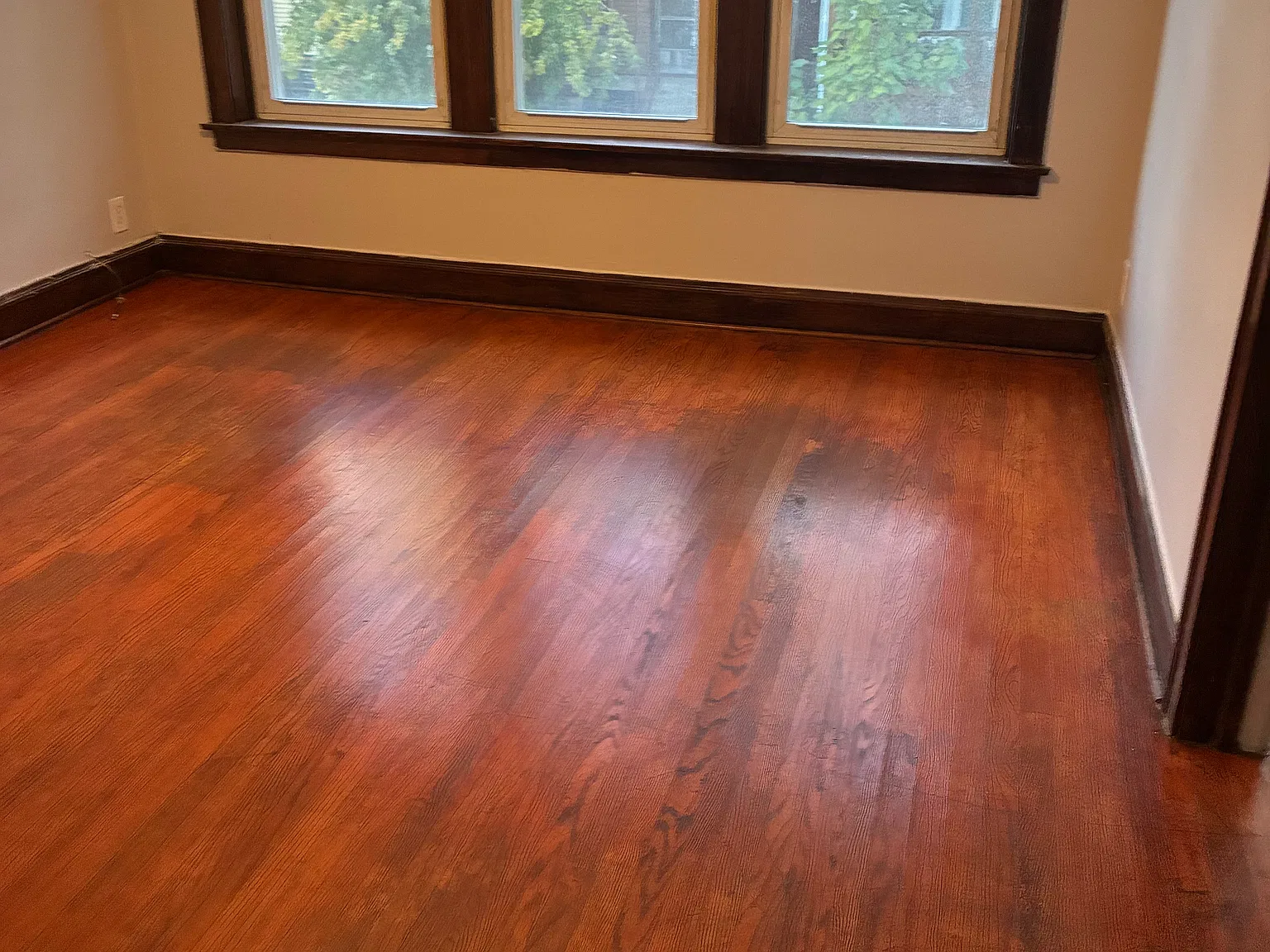 3 bed, $1,300 — Photo 2