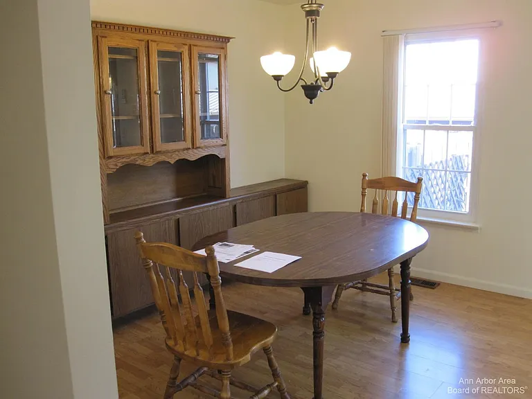 3238 Alpine Dr — Photo 9
