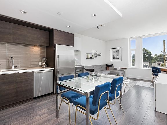 5th image of 1550 Fern St #304
