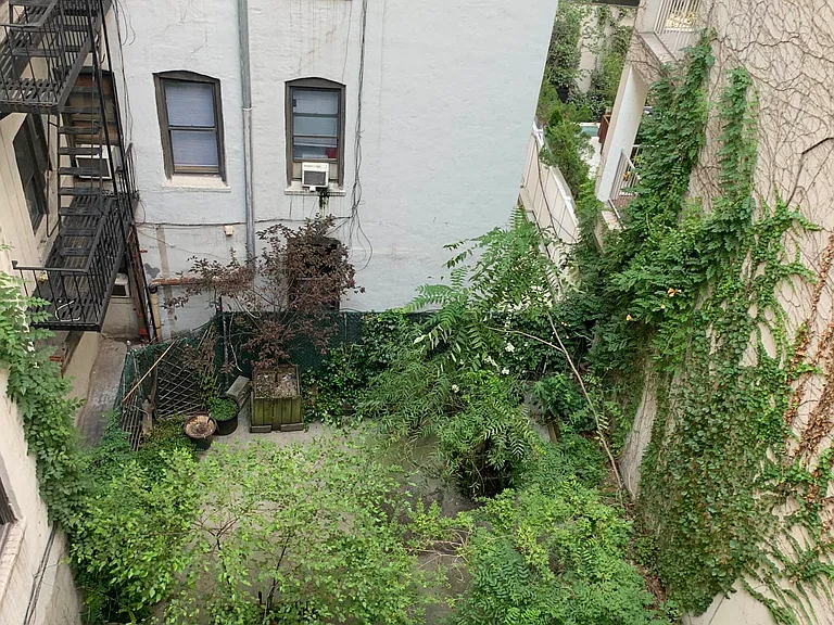 60 E 1st St #4B — Photo 17