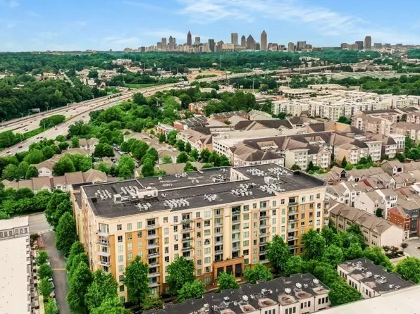 711 Cosmopolitan Dr #822, Atlanta, GA 30324