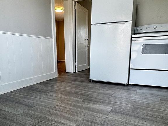 5th image of 2270 S Getty St #3