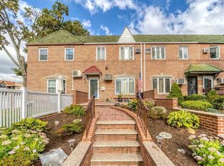 61-03 77th St, Middle Village, NY 11379