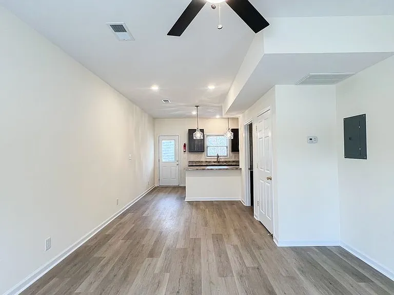 301 Ranger Ln — Photo 4