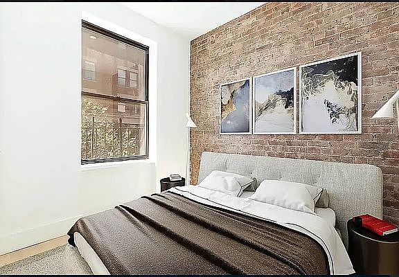 4th image of 147 Christopher St #3