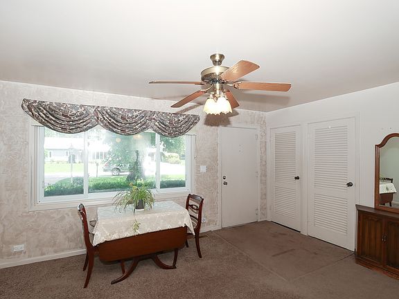 5th image of 1819 E Darryl Dr