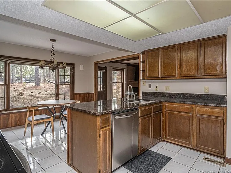 6821 Thames Dr — Photo 19