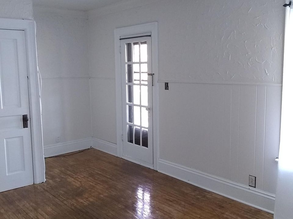 1st image of 55 W Hazeltine Ave